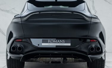 Aston Martin DBX 707 5