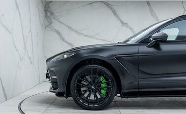 Aston Martin DBX 707 34