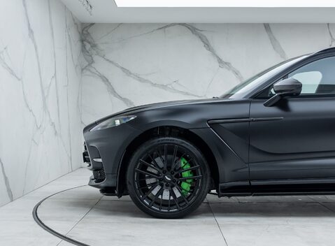Aston Martin DBX 707 34