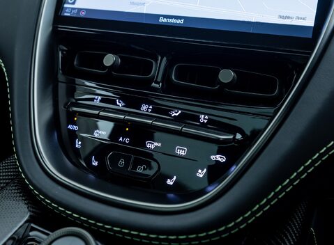 Aston Martin DBX 707 20