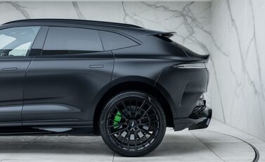 Aston Martin DBX 707 35