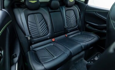 Aston Martin DBX 707 13