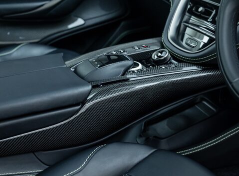 Aston Martin DBX 707 25