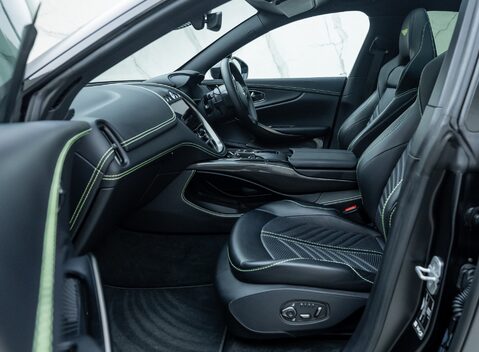 Aston Martin DBX 707 16