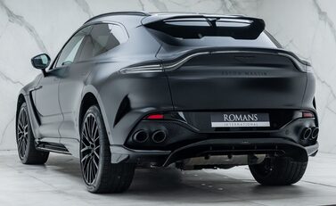 Aston Martin DBX 707 9