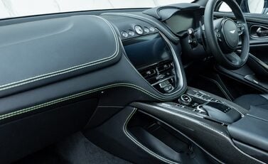 Aston Martin DBX 707 17
