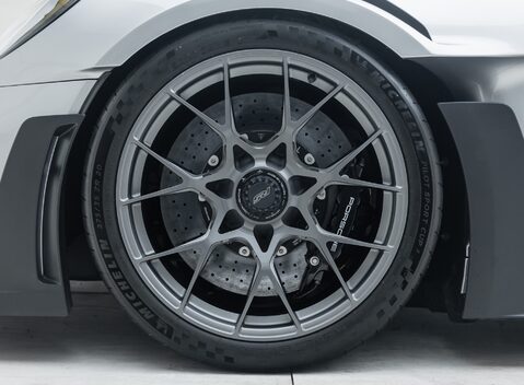 Porsche 911 GT3 RS (992) 34