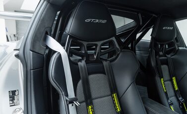 Porsche 911 GT3 RS (992) 18