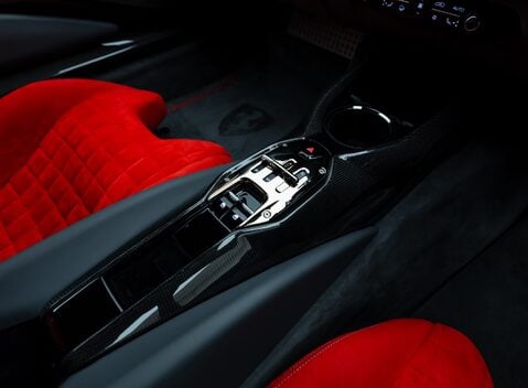 Ferrari 812 Competizione 26