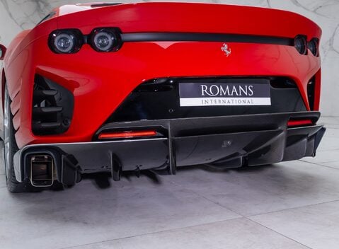 Ferrari 812 Competizione 46