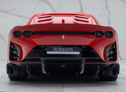 Ferrari 812 Competizione 8