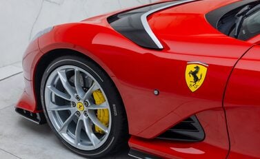 Ferrari 812 Competizione 39