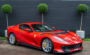 Ferrari 812 Competizione 2