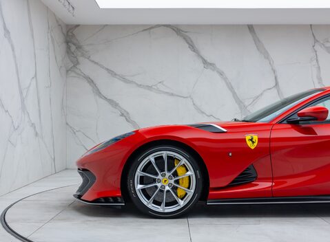 Ferrari 812 Competizione 52