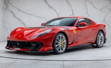 Ferrari 812 Competizione 1