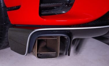 Ferrari 812 Competizione 48