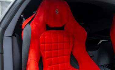 Ferrari 812 Competizione 15