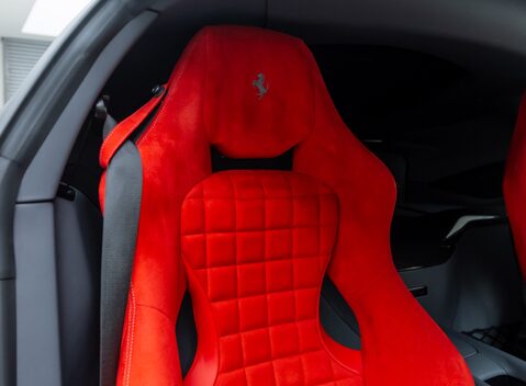 Ferrari 812 Competizione 15