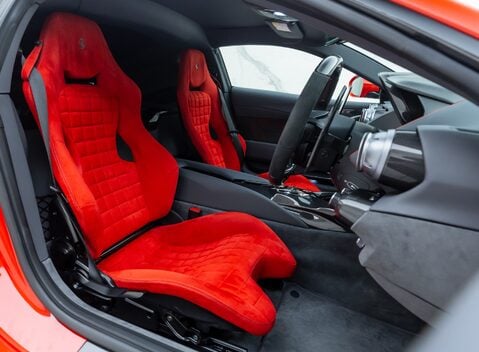 Ferrari 812 Competizione 14