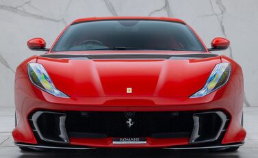 Ferrari 812 Competizione 7