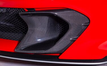 Ferrari 812 Competizione 36