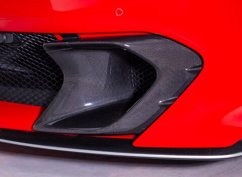 Ferrari 812 Competizione 36