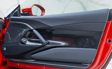 Ferrari 812 Competizione 30