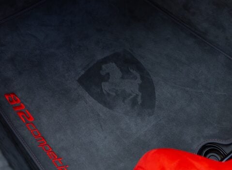 Ferrari 812 Competizione 28