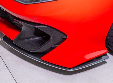 Ferrari 812 Competizione 37