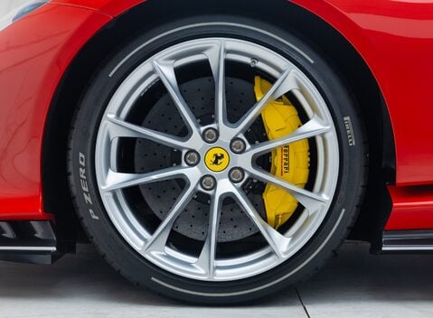 Ferrari 812 Competizione 33