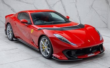 Ferrari 812 Competizione 11