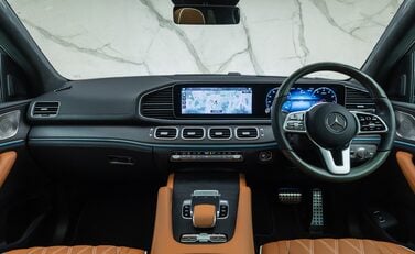 Mercedes-Benz GLS 450 28