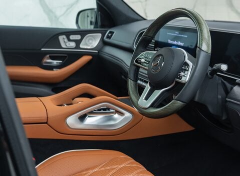 Mercedes-Benz GLS 450 13