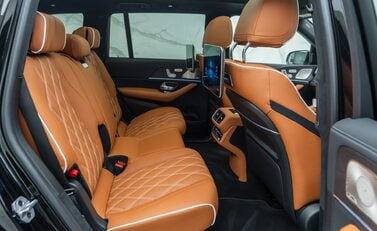 Mercedes-Benz GLS 450 21