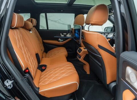 Mercedes-Benz GLS 450 21