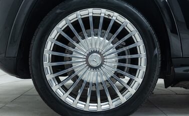 Mercedes-Benz GLS 450 36