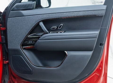 Land Rover Range Rover Sport P550e AUTOBIOGRAPHY 26