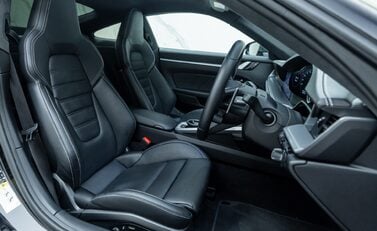 Porsche 911 Turbo S (992) 14