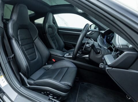 Porsche 911 Turbo S (992) 14