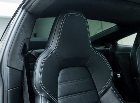 Porsche 911 Turbo S (992) 15