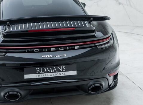 Porsche 911 Turbo S (992) 30