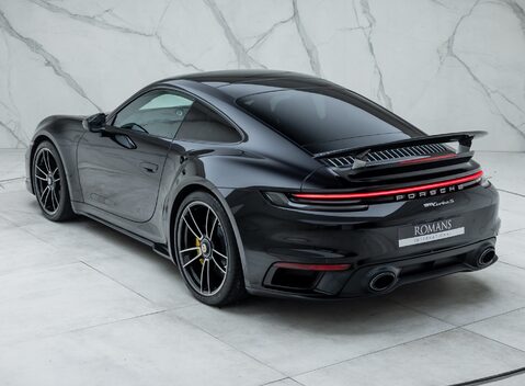 Porsche 911 Turbo S (992) 12