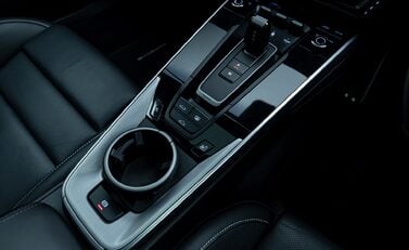 Porsche 911 Turbo S (992) 24