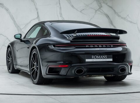 Porsche 911 Turbo S (992) 10
