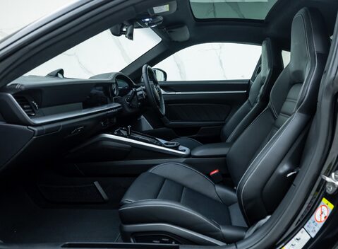 Porsche 911 Turbo S (992) 18