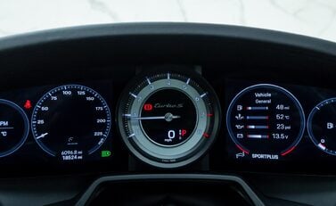 Porsche 911 Turbo S (992) 20