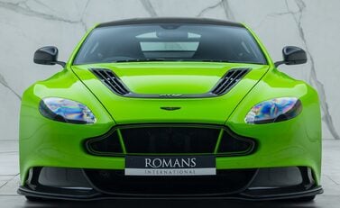 Aston Martin Vantage GT12 4