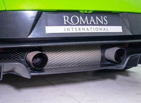 Aston Martin Vantage GT12 44