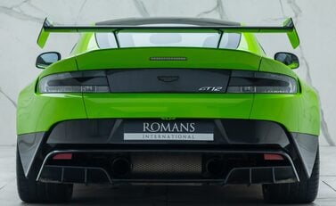 Aston Martin Vantage GT12 5