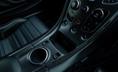 Aston Martin Vantage GT12 19
